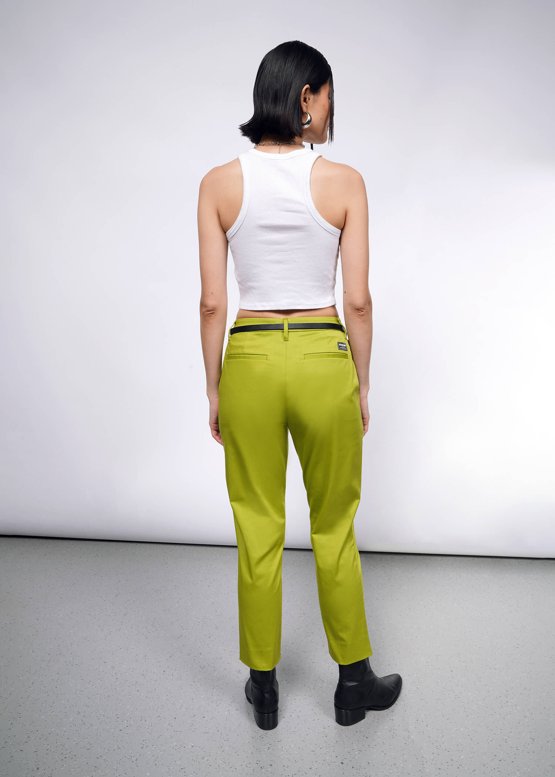 The Essential Slim Crop Pant